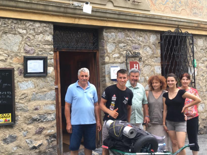 Valdeblore : il traverse