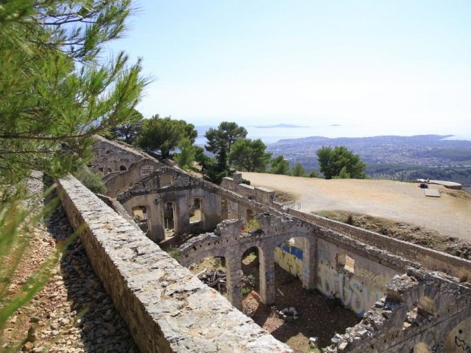 A Sanary-sur-Mer, des (…)