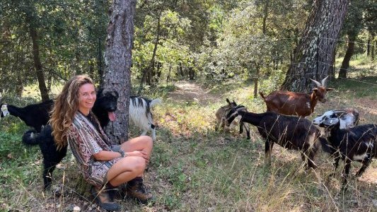 Portrait - Vence : Théa, du bois de la Signe