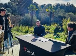 Biot : une convention signée avec un jeune agriculteur pour cultiver le verger pédagogique Saint-Éloi