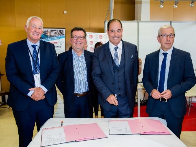 Signature d'une conventio