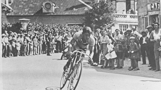 Tour de France : les exploits chevaleresques du "Roi René" de Cannes-la-Bocca