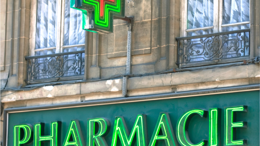 Isola 2000 : la fermeture de la galerie marchande entraîne celle de la pharmacie, Dominique Estrosi-Sassone demande une solution urgente 