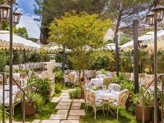 À Saint-Tropez, deux maisons, un même art de vivre