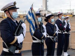 Dernière rentrée des couleurs de la frégate antiaérienne Jean Bart