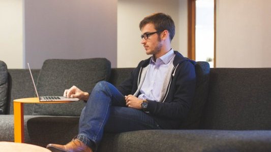 Travail indépendant et salariat : la frontière est parfois mince !