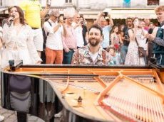 Flashmob musical de Julien Cohen : plus de 80 millions de vues avant le 60e MIDEM de Cannes