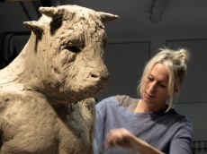 Mougins Monumental 2026 : Beth Carter installera ses êtres hybrides dans tout le village