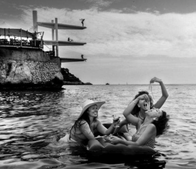 Au musée de la photo de Nice, Claudia Bevilacqua met en scène une certaine (…)